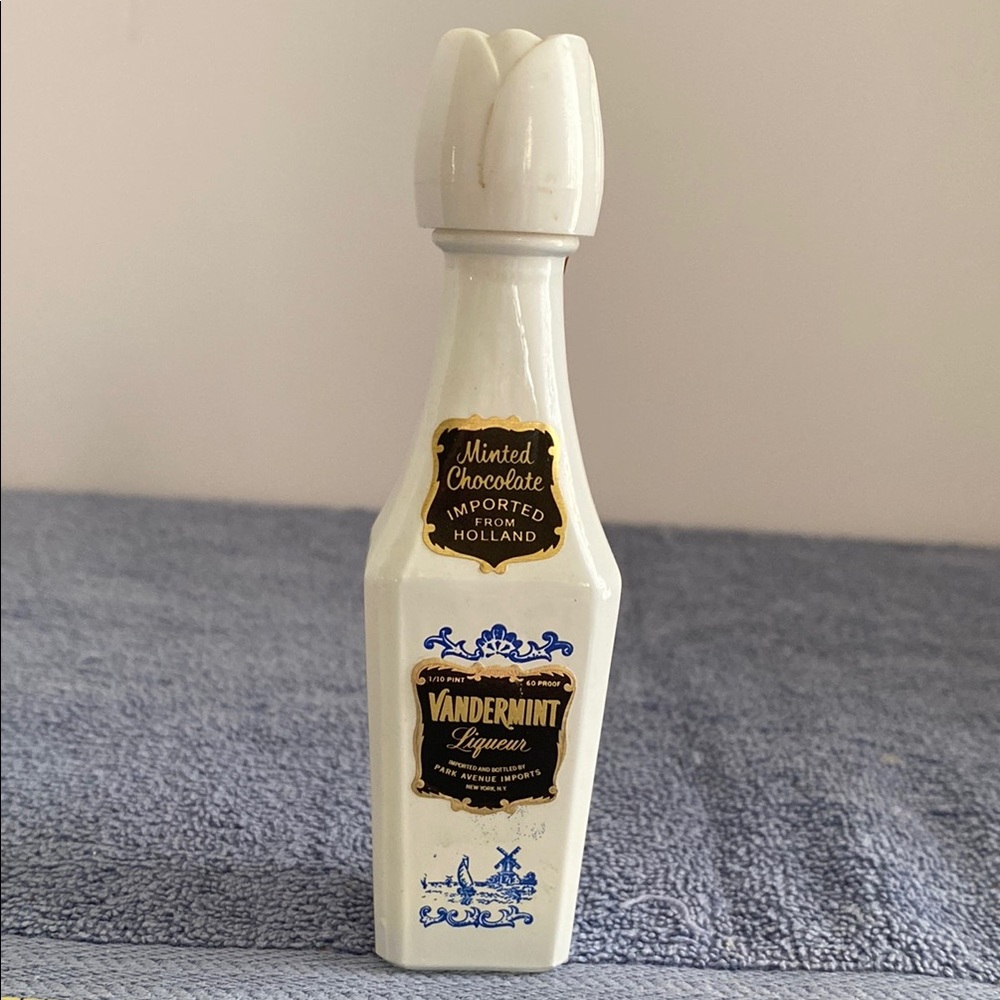 Vandermint Minted Chocolate Liqueur Bottle